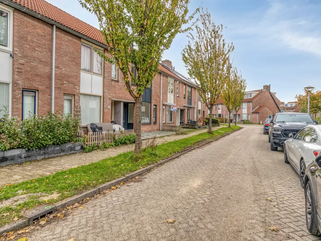 Koolmees 36, HOORN