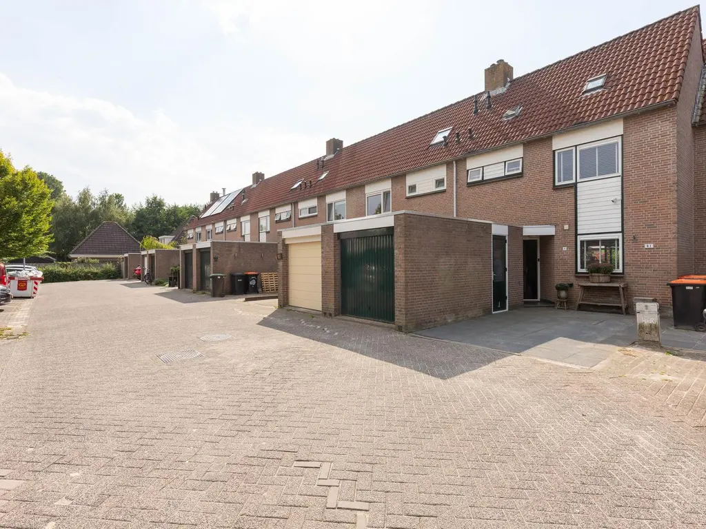 Ridderspoor 81, Zwaag