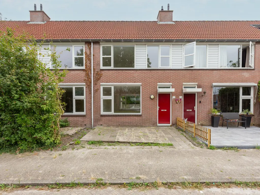 Kievit 75, HOORN