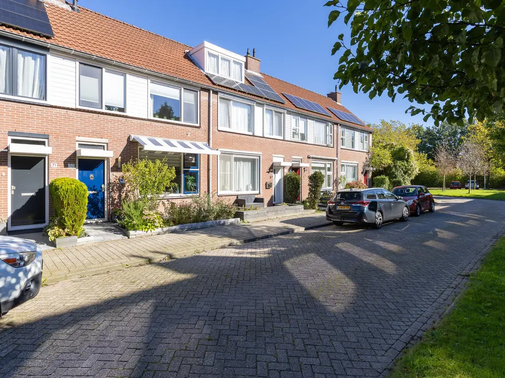 Kievit 70, HOORN