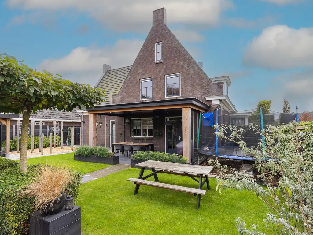 De Rode Eenhoorn 10, VENHUIZEN