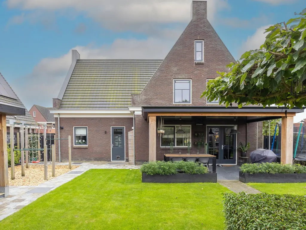 De Rode Eenhoorn 10, VENHUIZEN