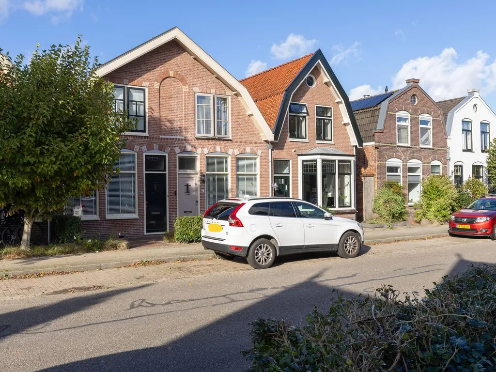 Drieboomlaan 105, HOORN