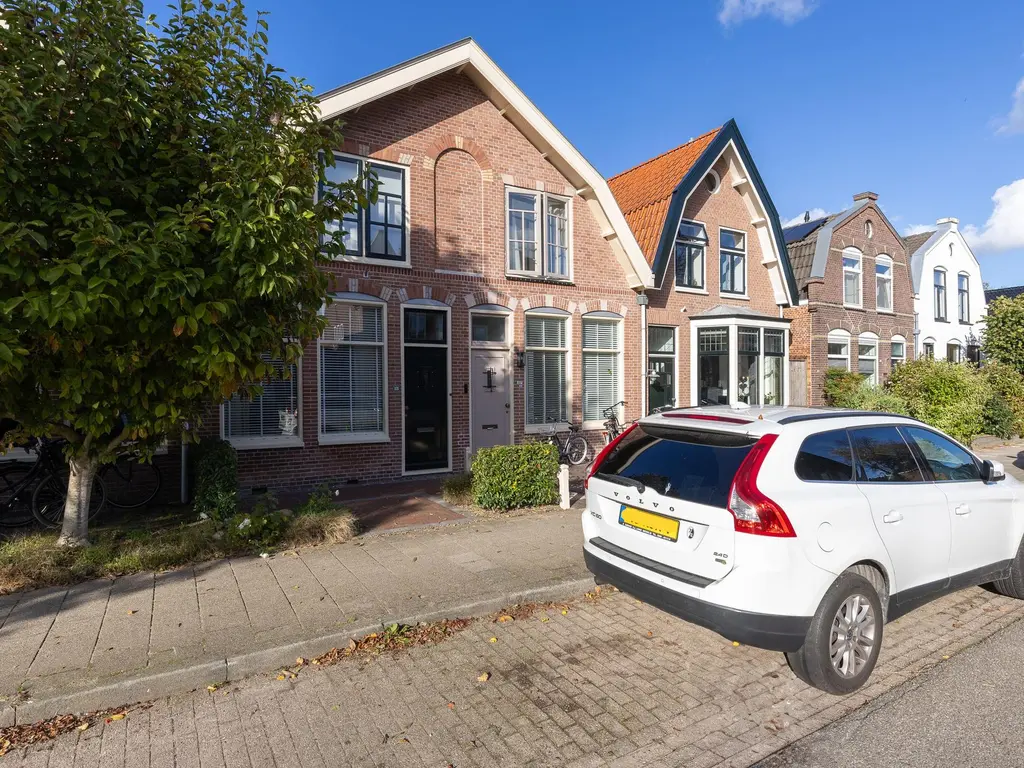 Drieboomlaan 105, HOORN