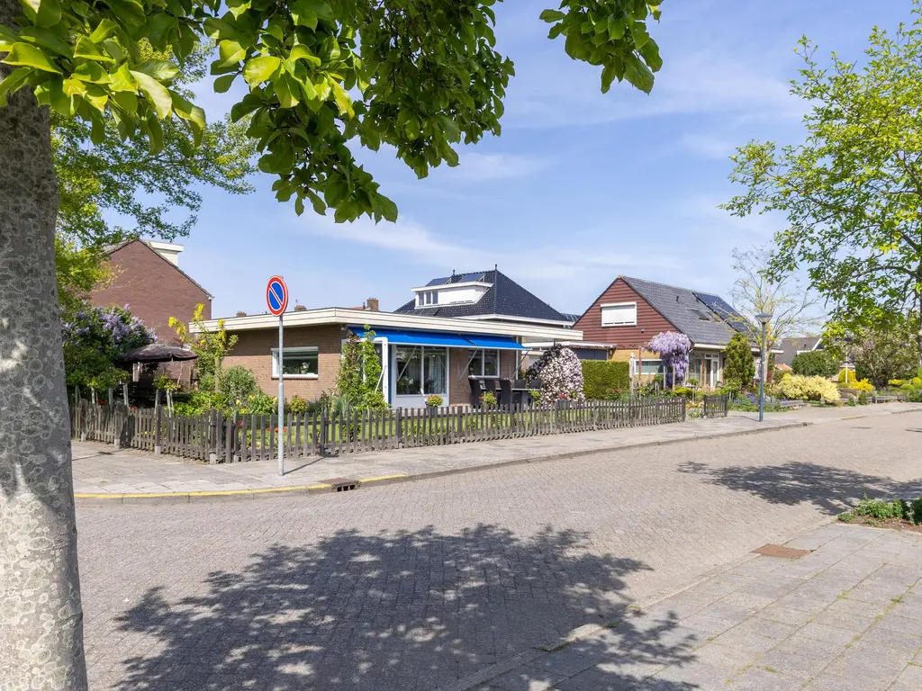 Wilhelminastraat 4, ZWAAG