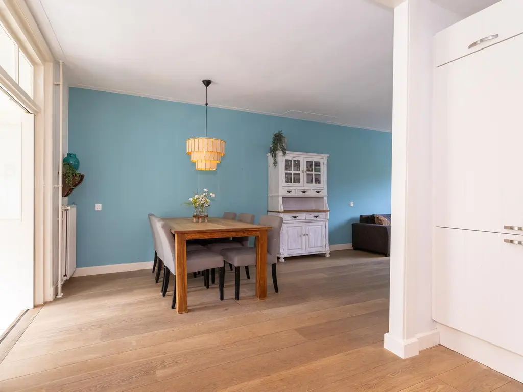Keern 115, HOORN