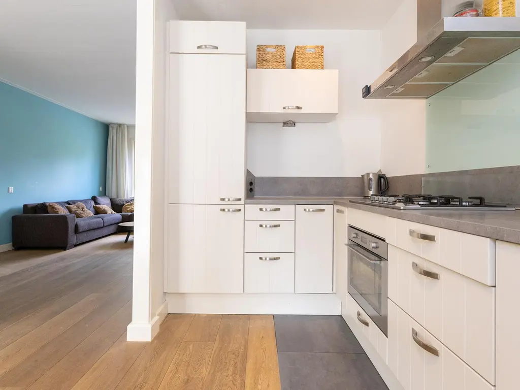 Keern 115, HOORN