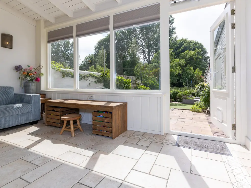 Keern 115, HOORN
