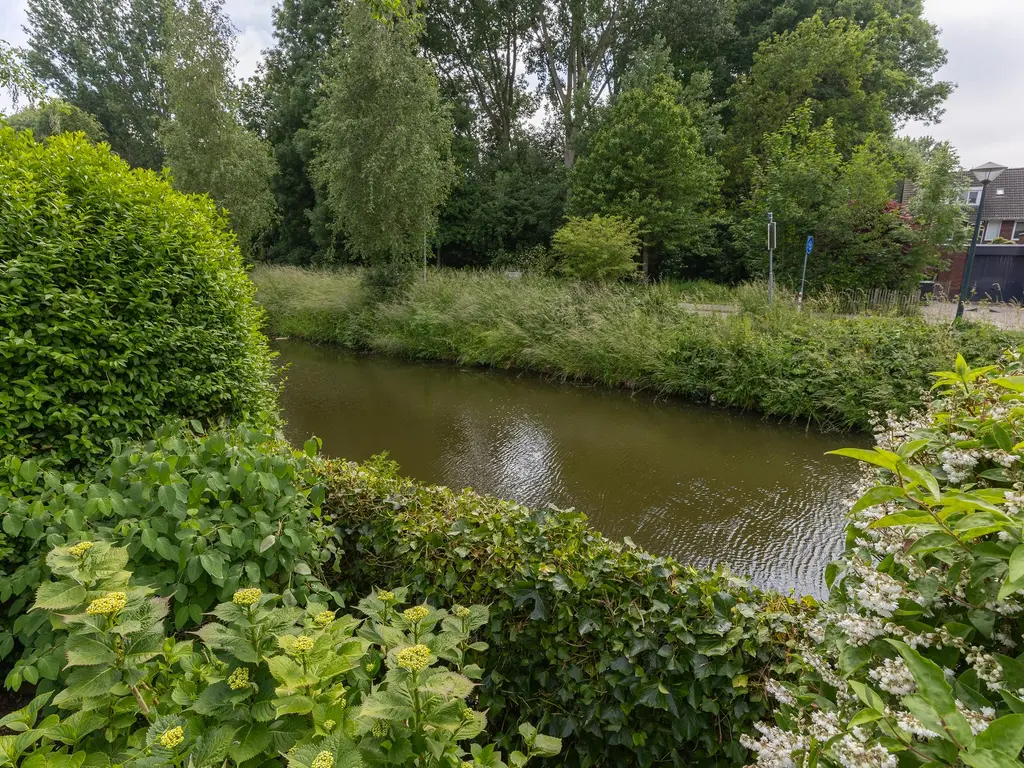 Keern 115, HOORN