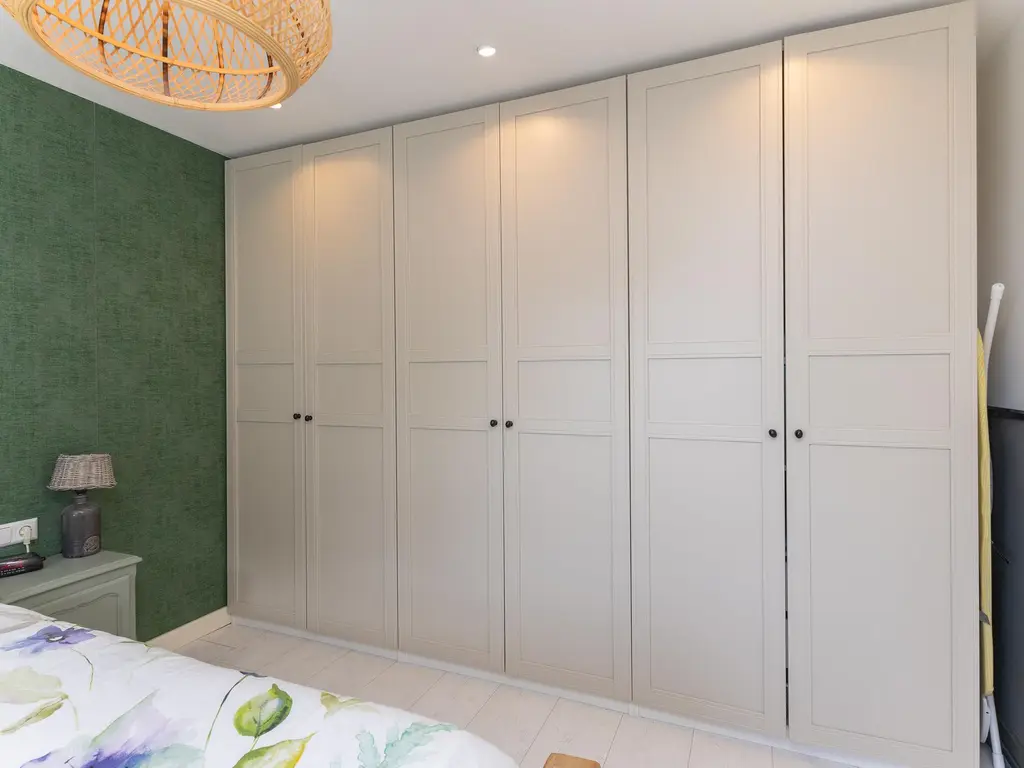 Keern 115, HOORN