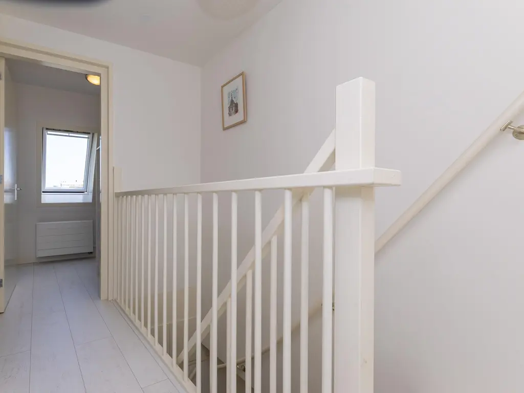 Keern 115, HOORN