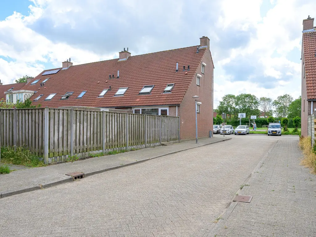 Kievit 111, HOORN
