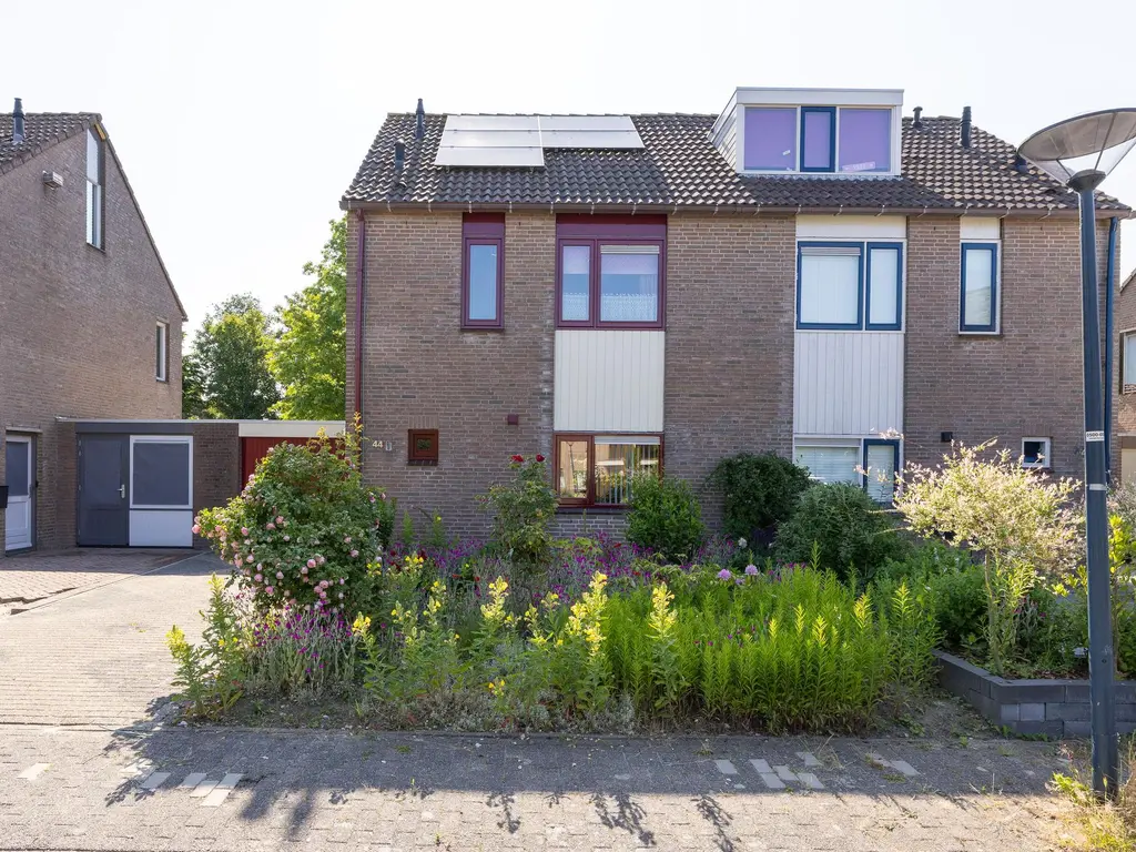 Binnenplaats 44, BLOKKER