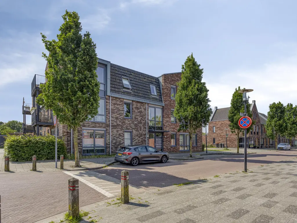 Jan Doustraat 14, ZWAAG