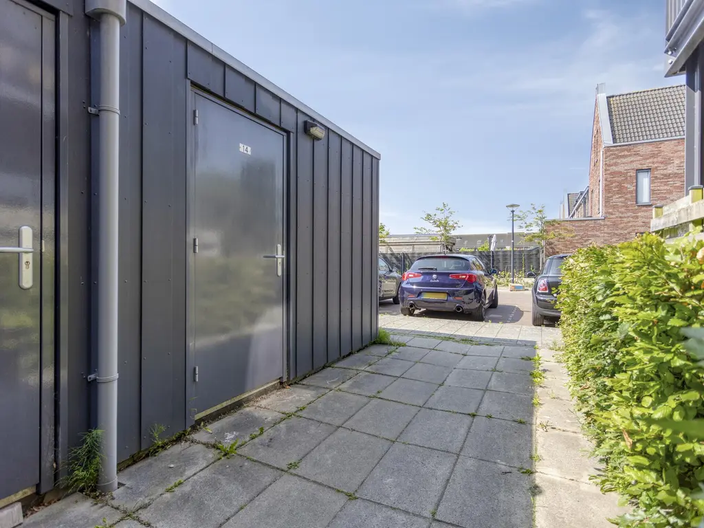 Jan Doustraat 14, ZWAAG