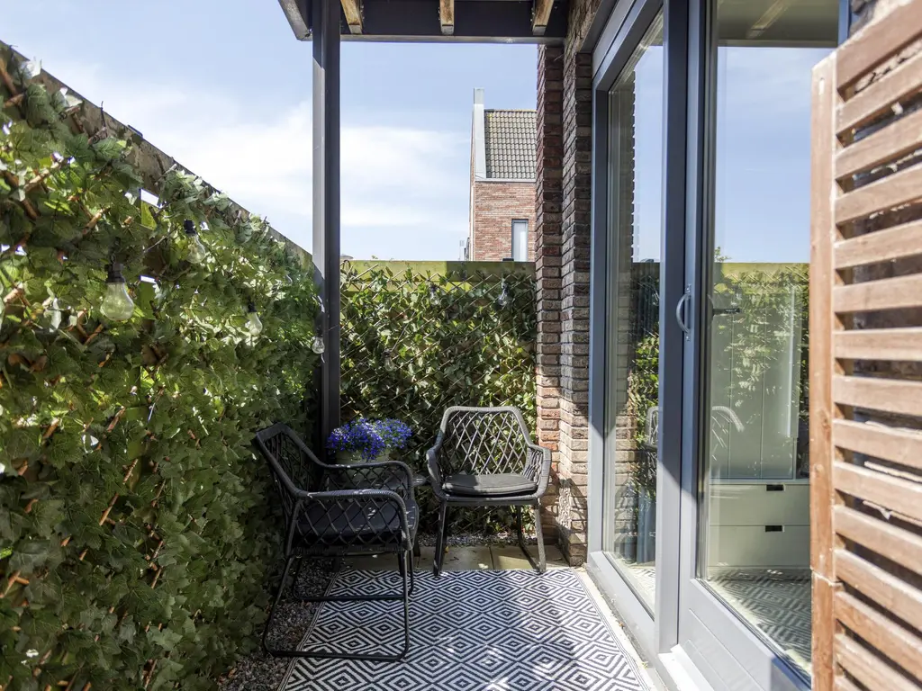 Jan Doustraat 14, ZWAAG