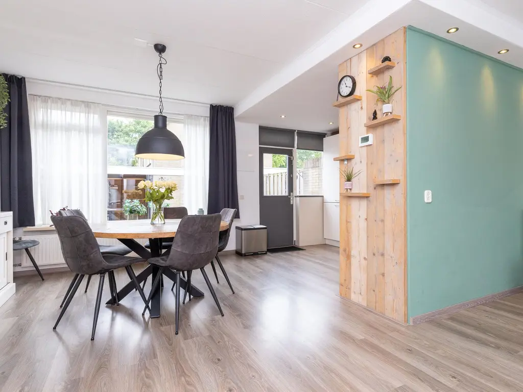 Hertog Albrechtstraat 10, BOVENKARSPEL