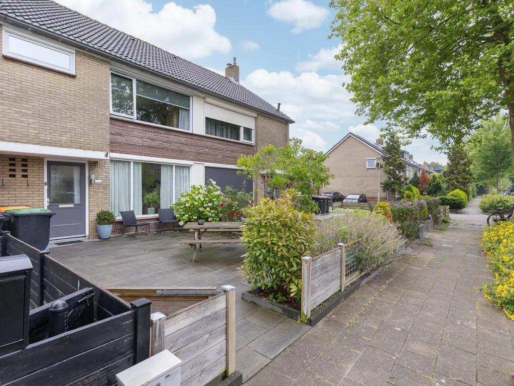 Hertog Albrechtstraat 10, BOVENKARSPEL