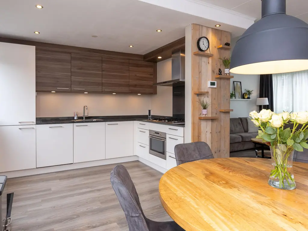 Hertog Albrechtstraat 10, BOVENKARSPEL