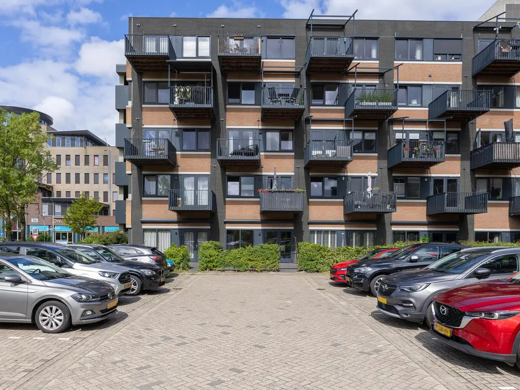 Zandsteen 97, HOORN