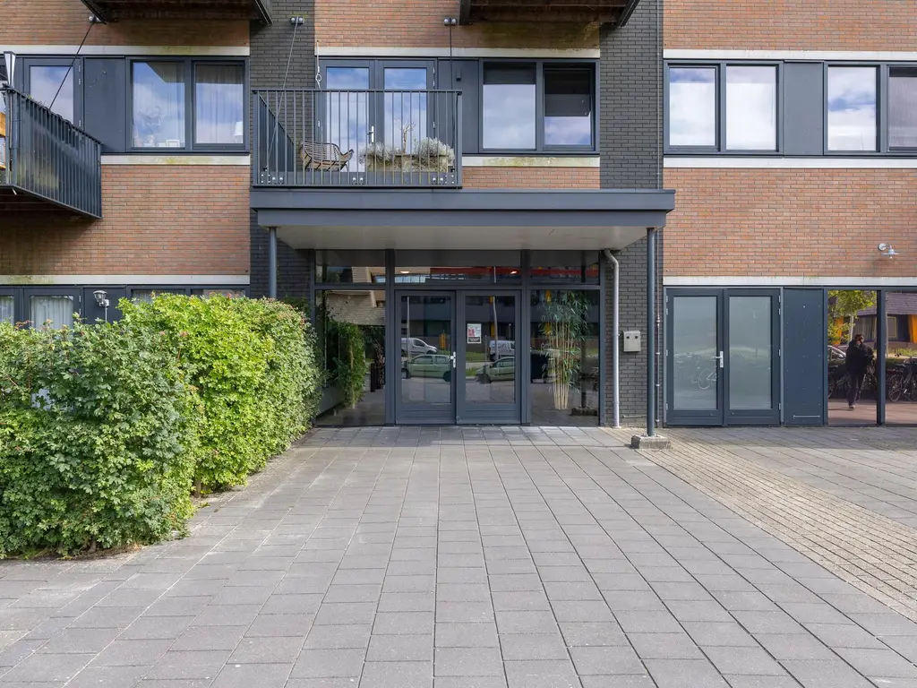 Zandsteen 97, HOORN
