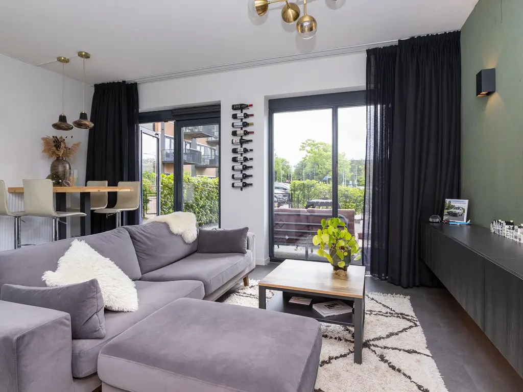 Zandsteen 97, HOORN