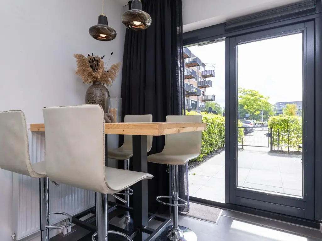 Zandsteen 97, HOORN