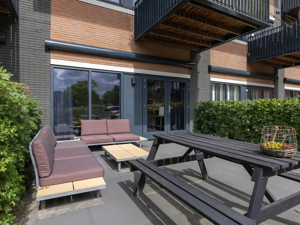 Zandsteen 97, HOORN