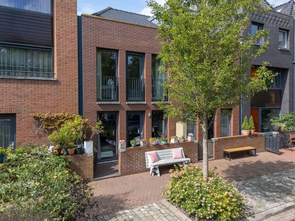 Jeudje 21, HOORN