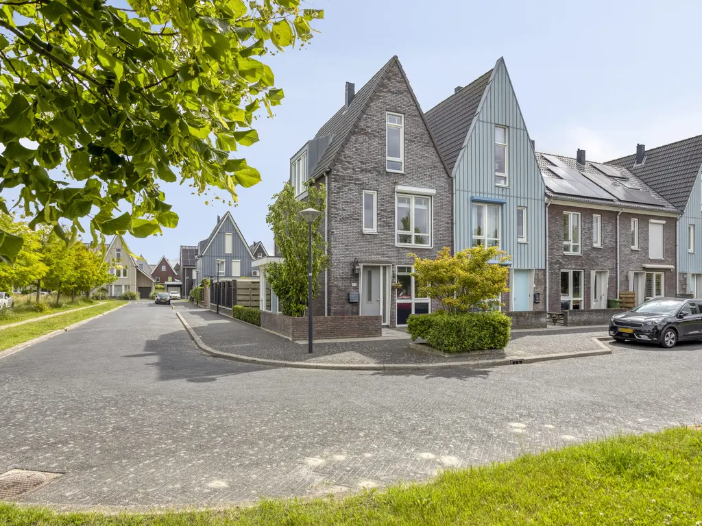 Paaldijk 83, ZWAAG
