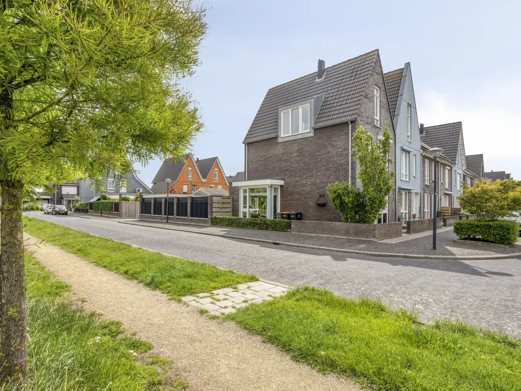 Paaldijk 83, ZWAAG