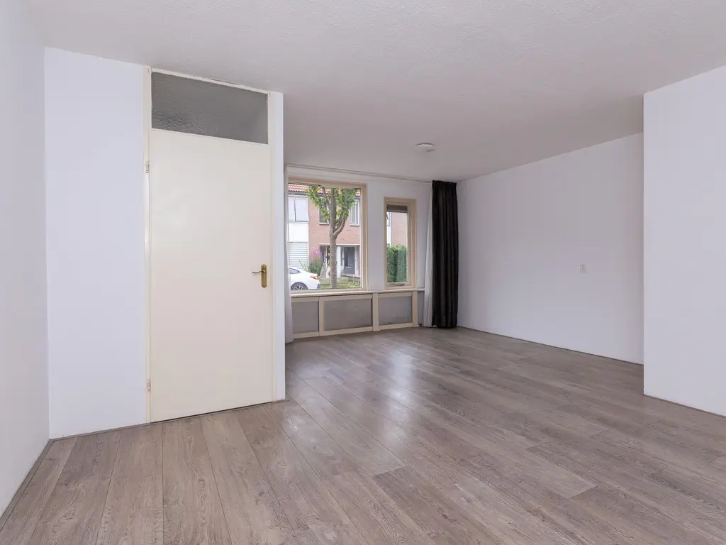 Koolmees 37, HOORN
