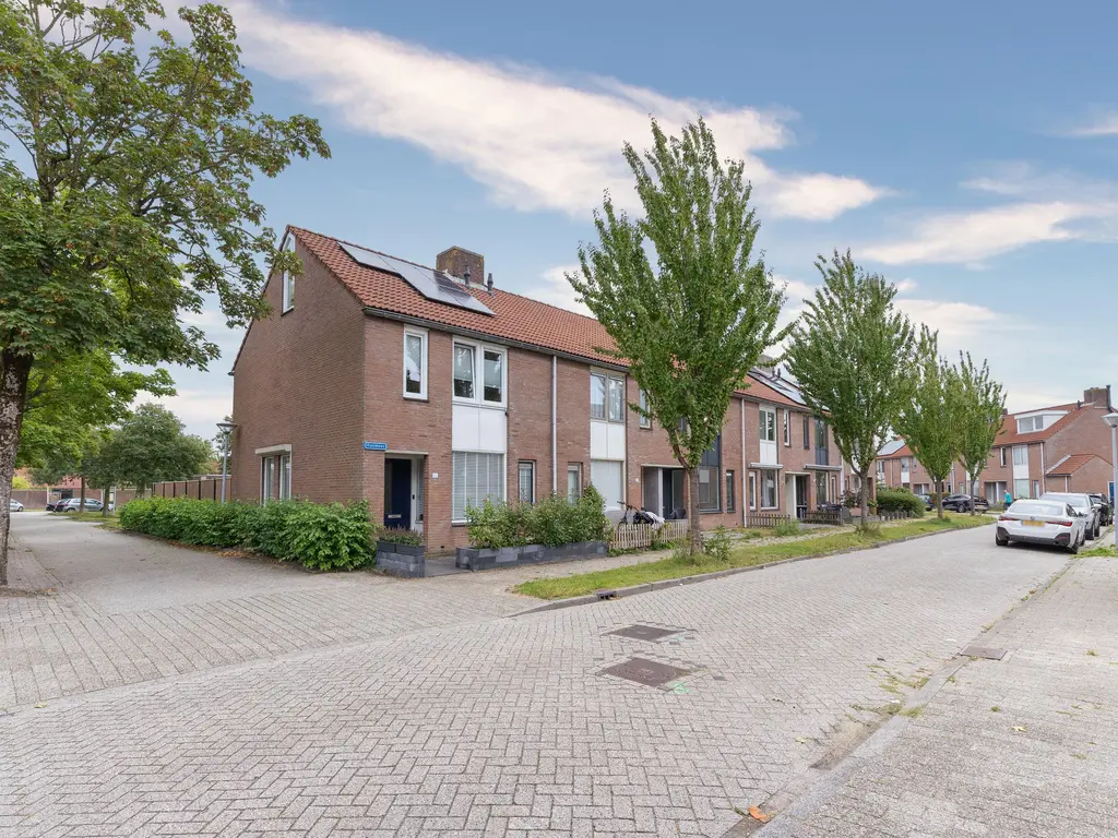 Koolmees 37, HOORN