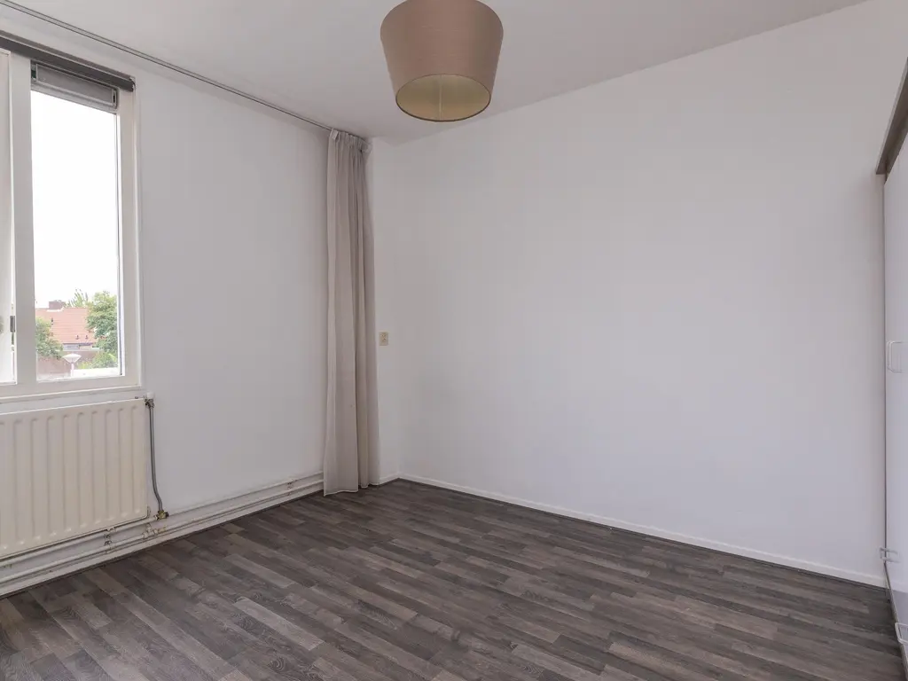 Koolmees 37, HOORN