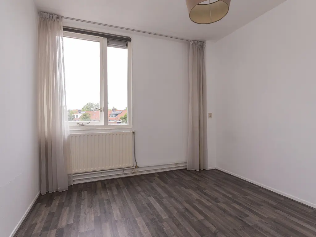 Koolmees 37, HOORN