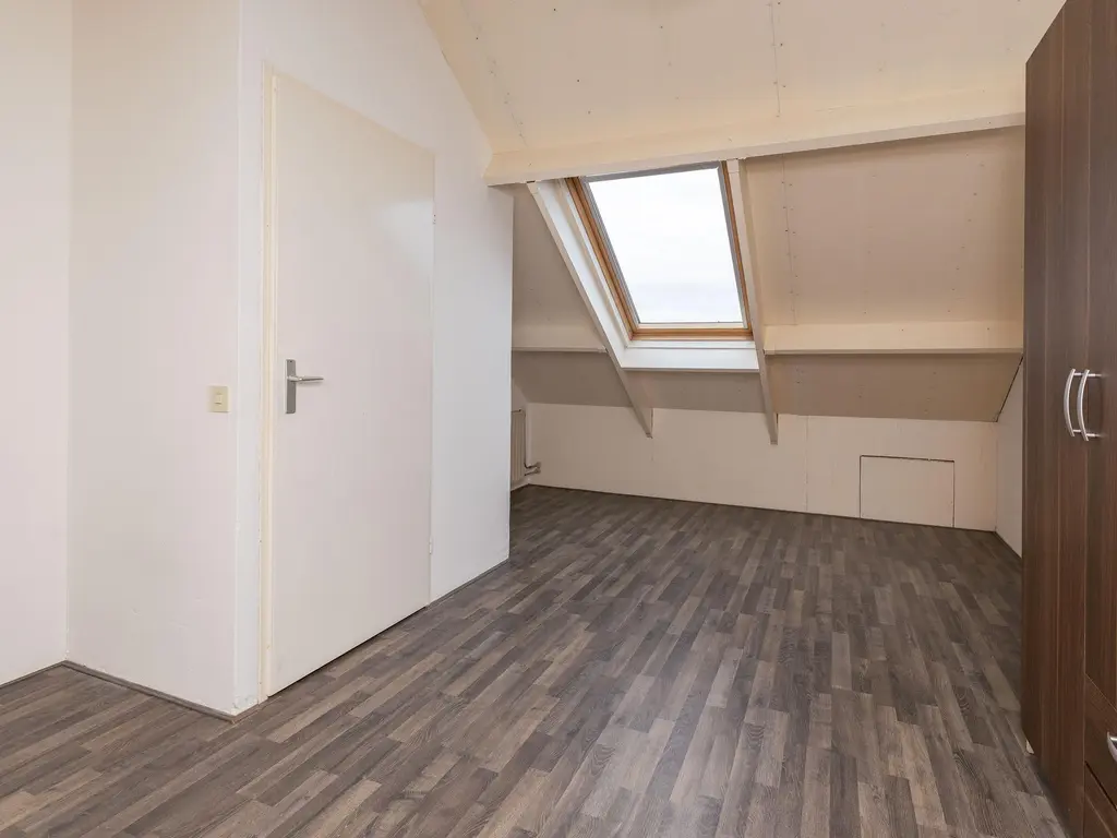 Koolmees 37, HOORN