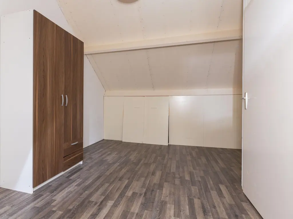 Koolmees 37, HOORN