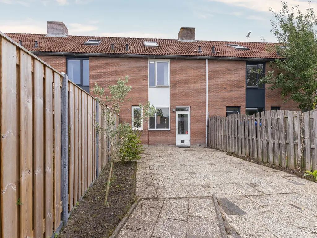 Koolmees 37, HOORN