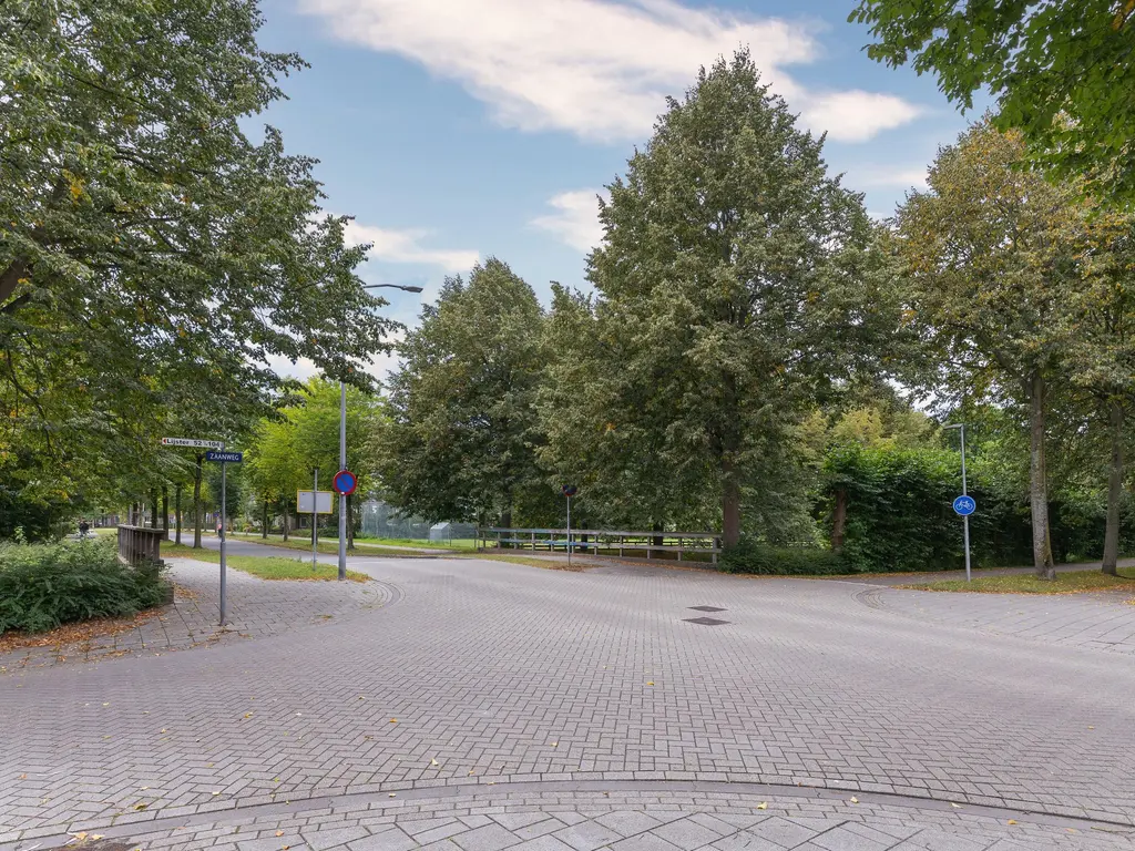 Koolmees 37, HOORN