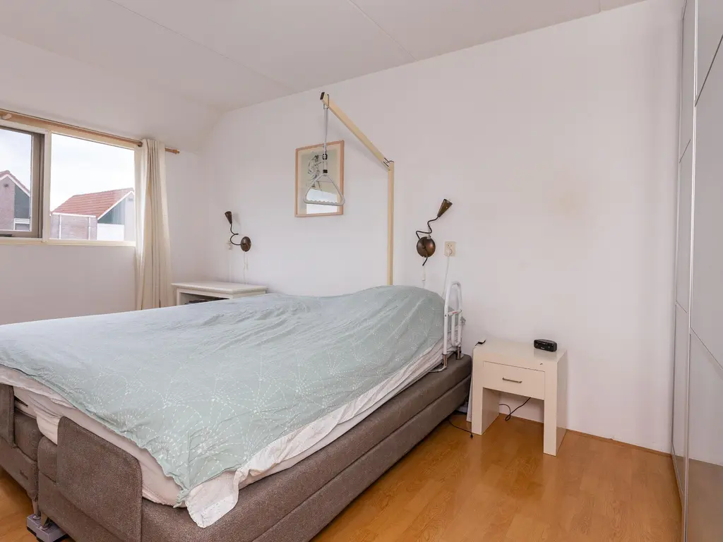 Ceder 90, HOORN