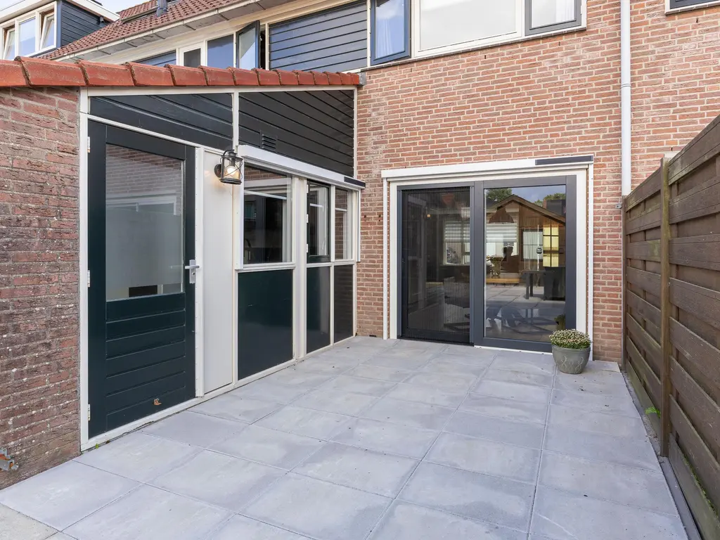 Ceder 90, HOORN