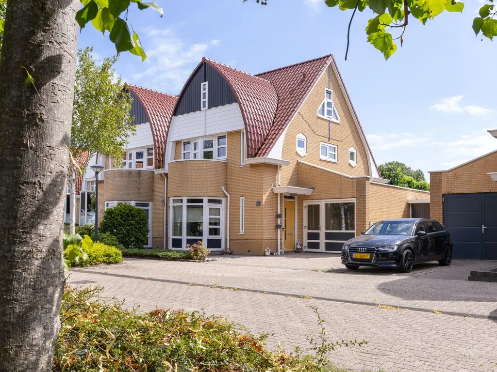 Matissehof 77, HOORN