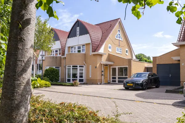 Matissehof 77