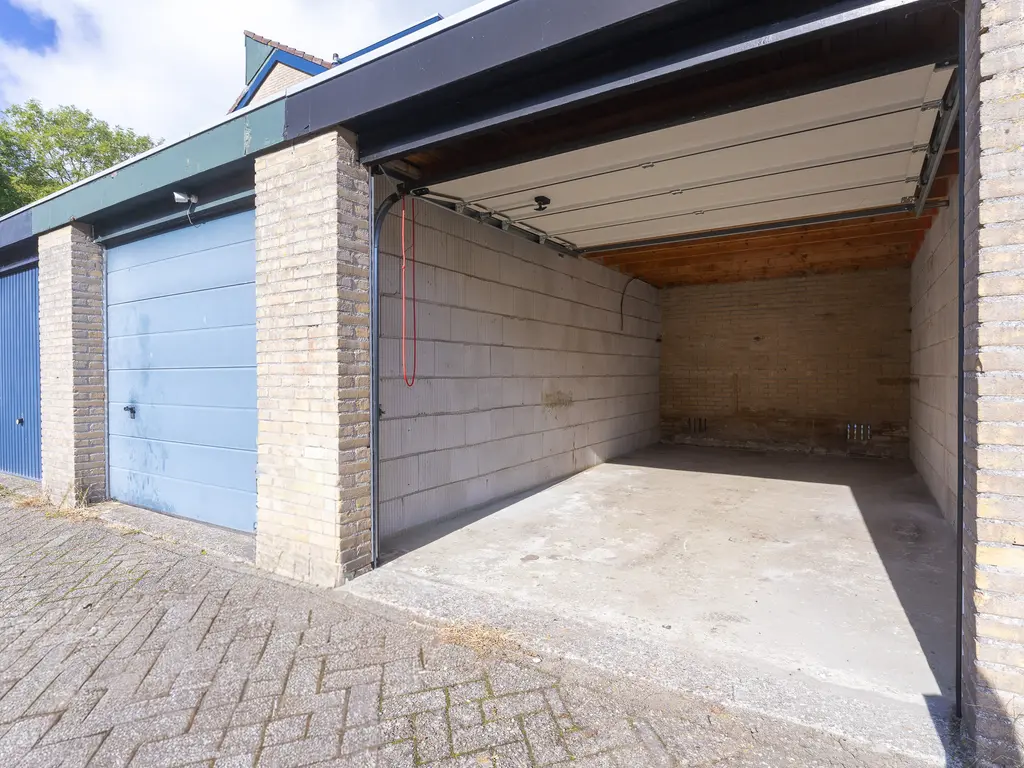 Breeuwer 1, HOORN