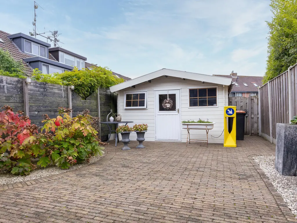 Langetuin 143, ZWAAG