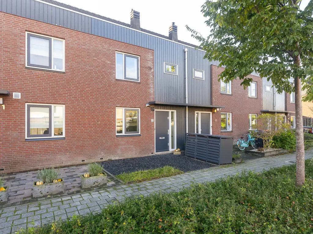 Van Goghhof 10, HOORN