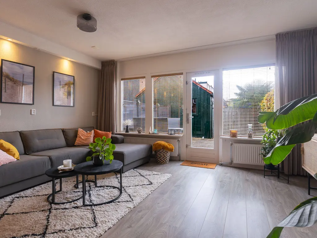 De Wieken 100, HOORN