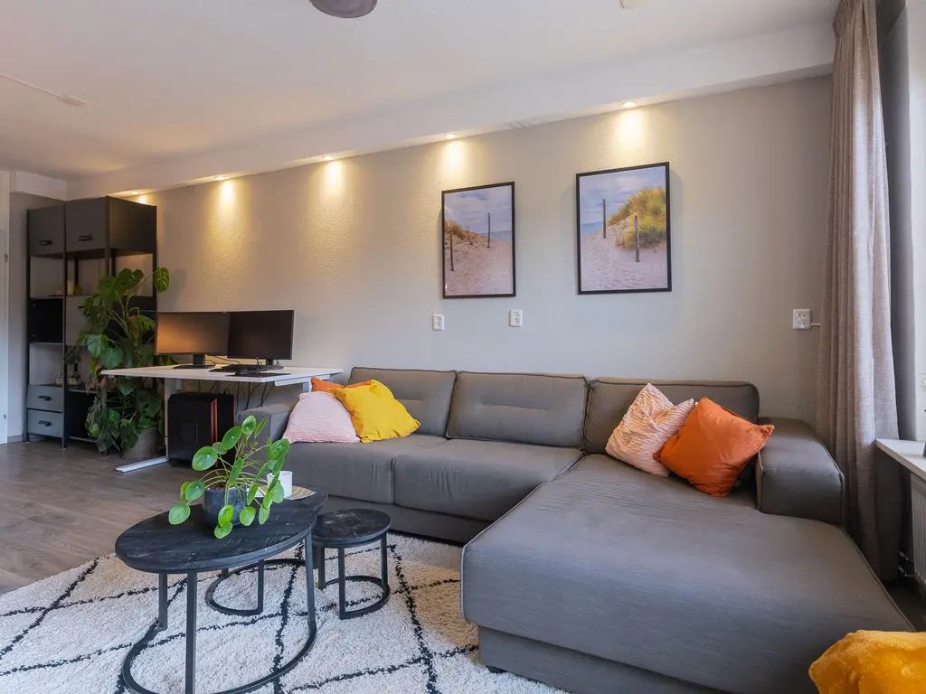 De Wieken 100, HOORN