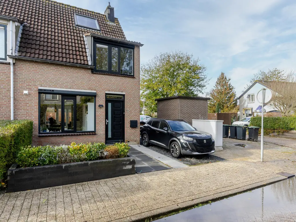 Reaal 52, HOORN