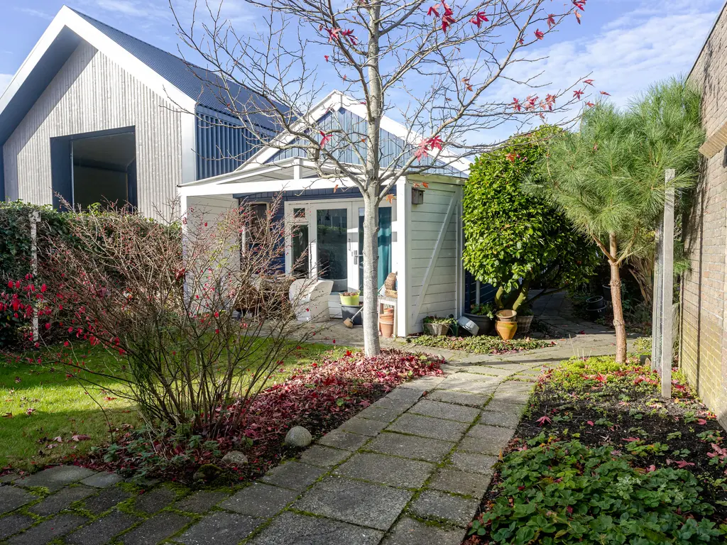 Dirk Hulstweg 4, Oosterblokker